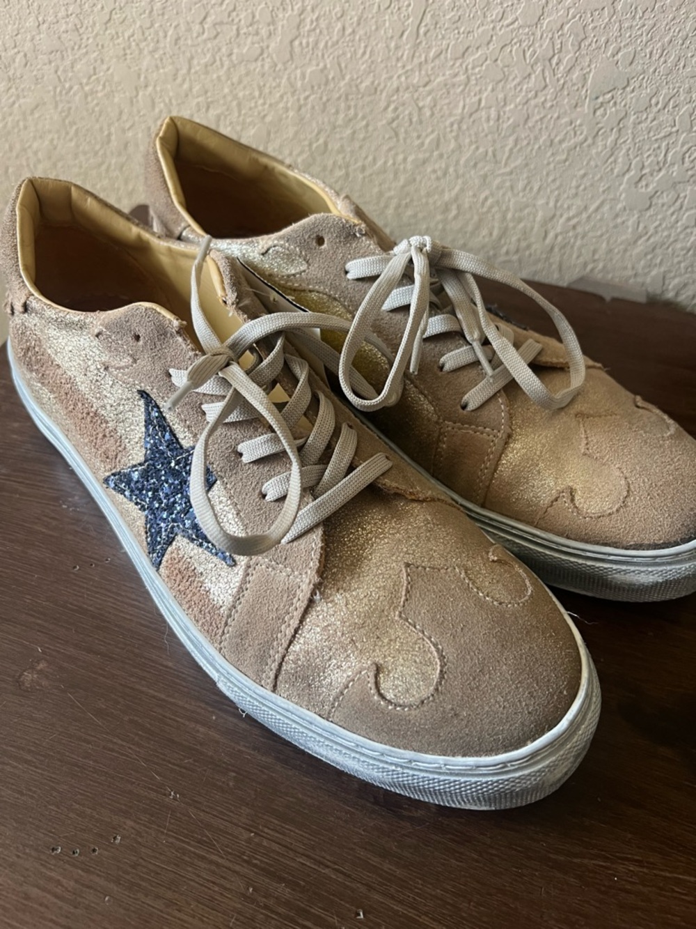 Durango Beige Sneaker with Navy Star Accent